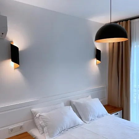 Amber Boutique Szálloda *