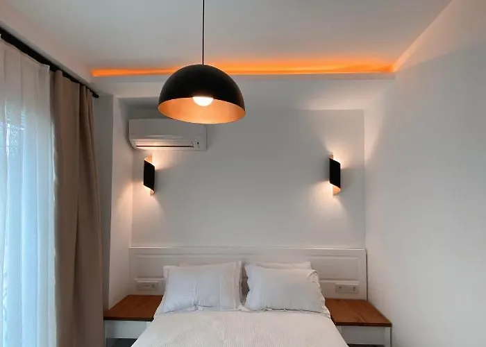 Amber Boutique Hotel *